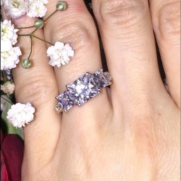 Engagement Ring - Picture 2 of 4